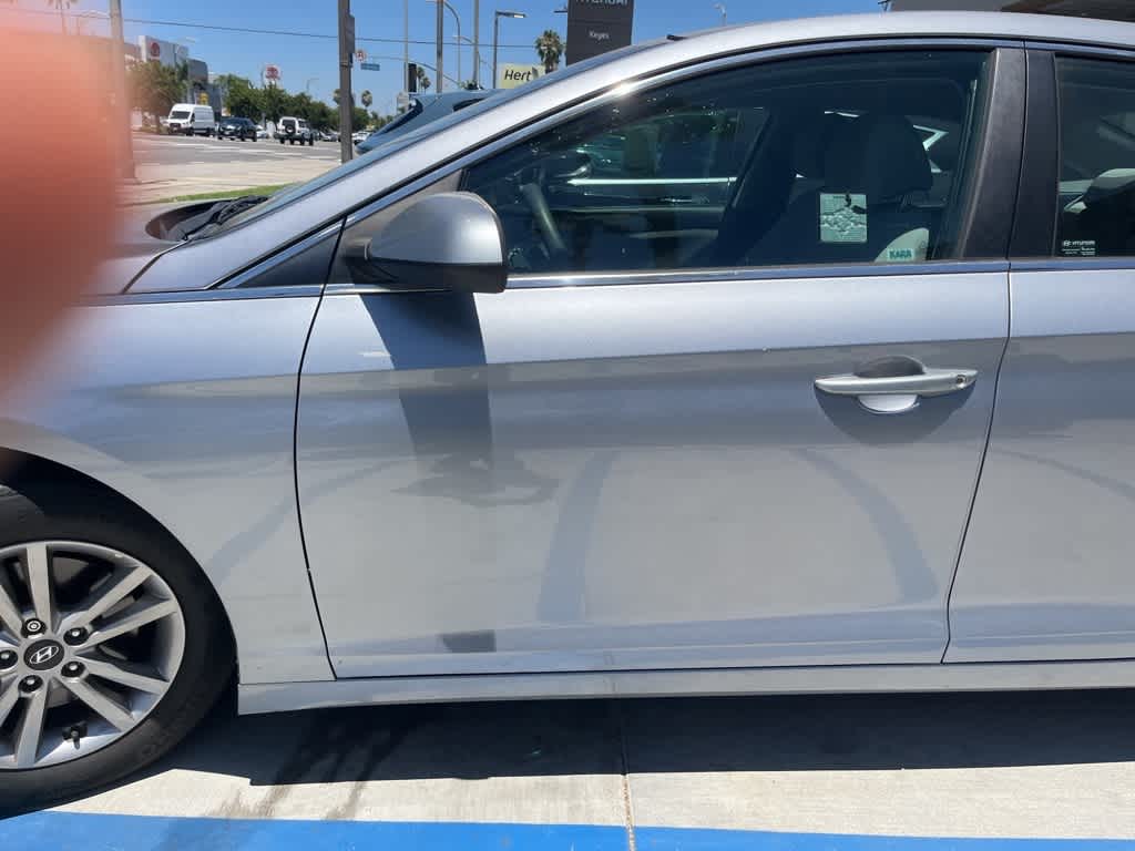 Thumbnail: 2016 Hyundai Sonata - 4