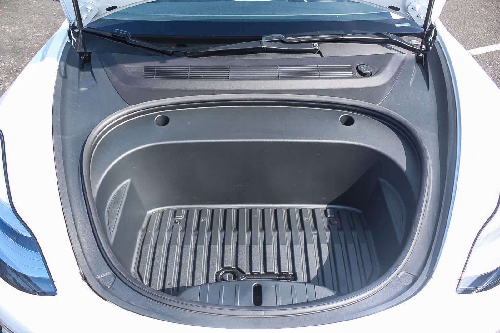 Thumbnail: 2020 Tesla Model 3 - 33