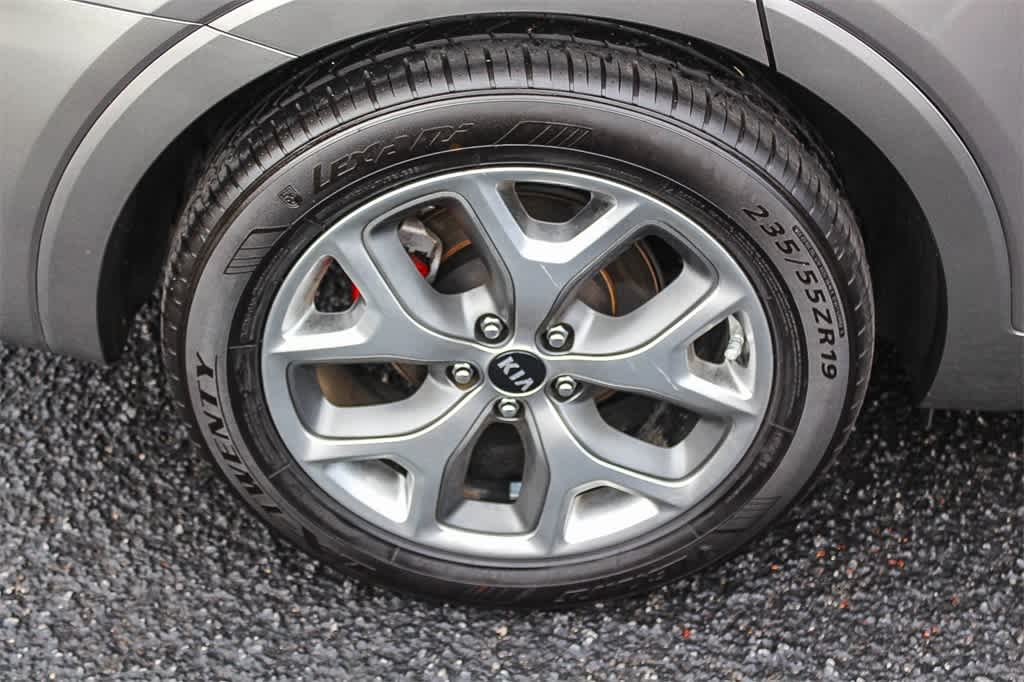 Thumbnail: 2019 Kia Sorento - 9