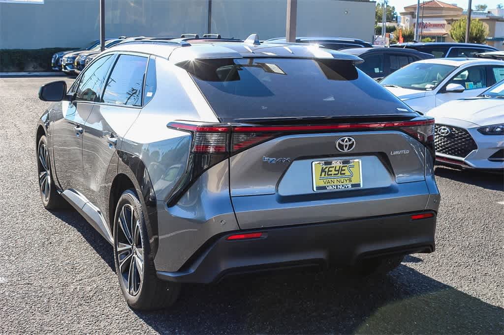 Thumbnail: 2023 Toyota bZ4X - 7