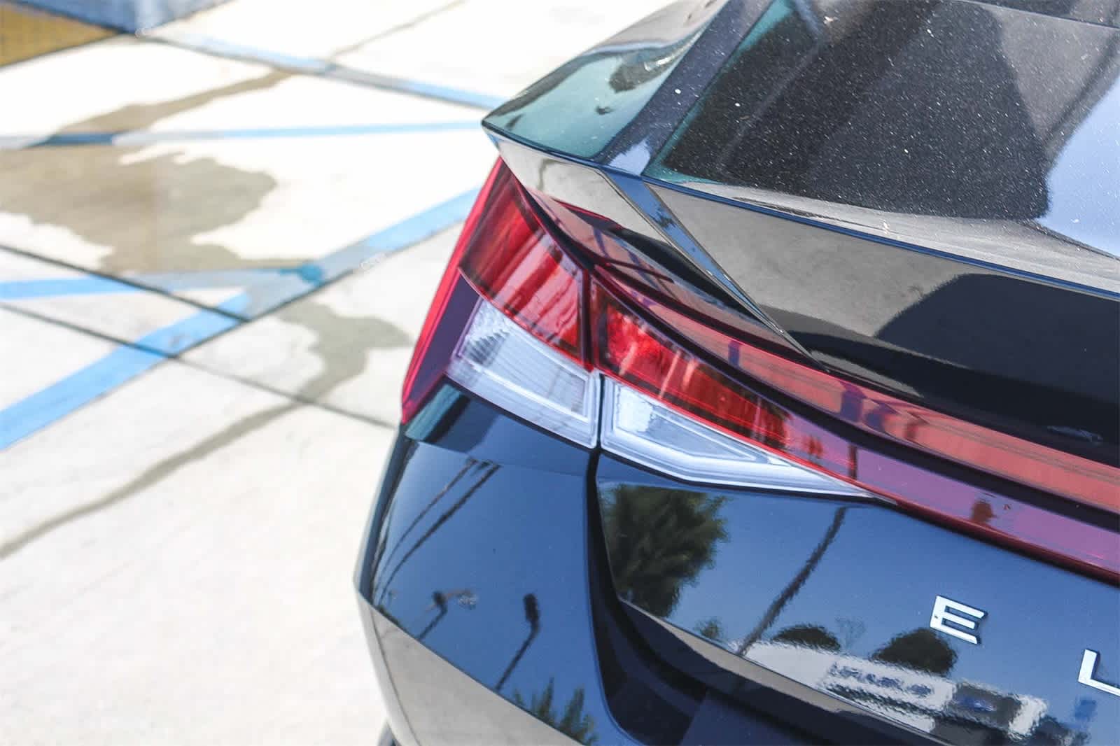 Thumbnail: 2023 Hyundai Elantra - 8