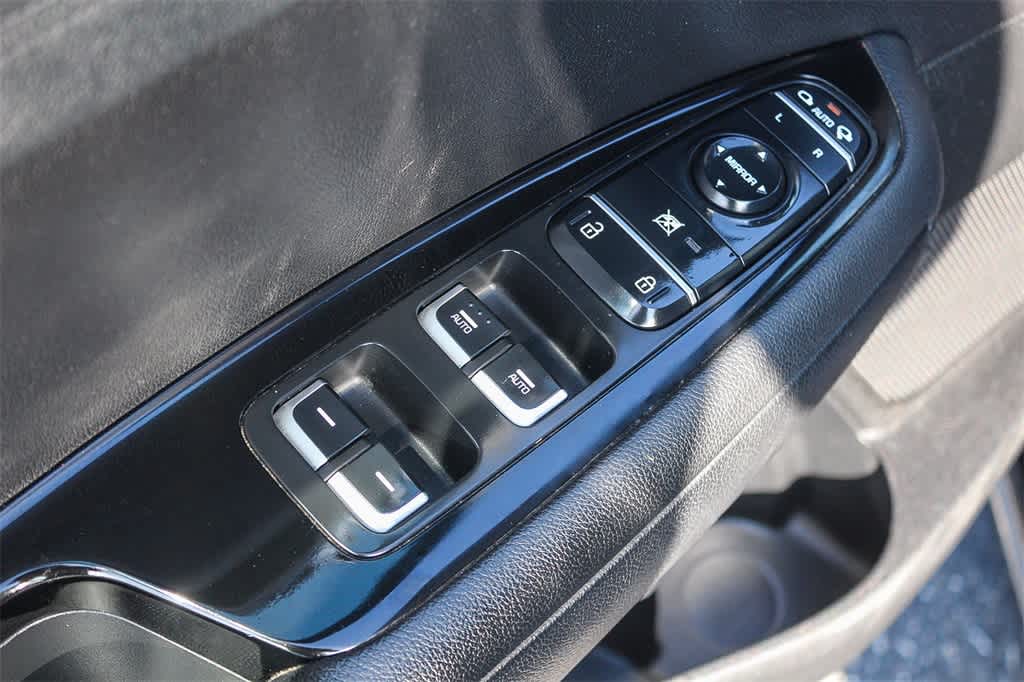 Thumbnail: 2016 Kia Optima - 20