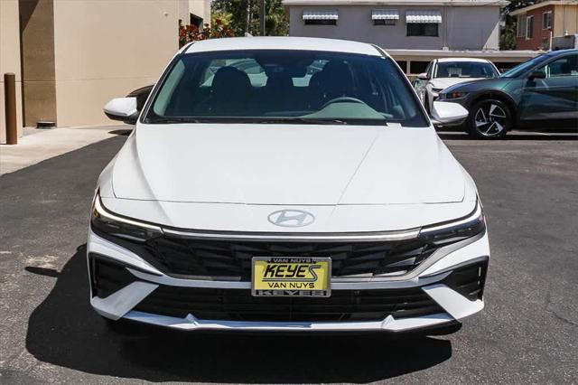 2025 Hyundai Elantra Blue 2