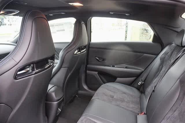 2025 Hyundai Elantra SE 20