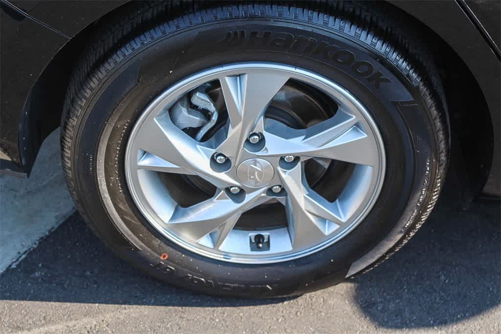 Thumbnail: 2023 Hyundai Elantra - 8