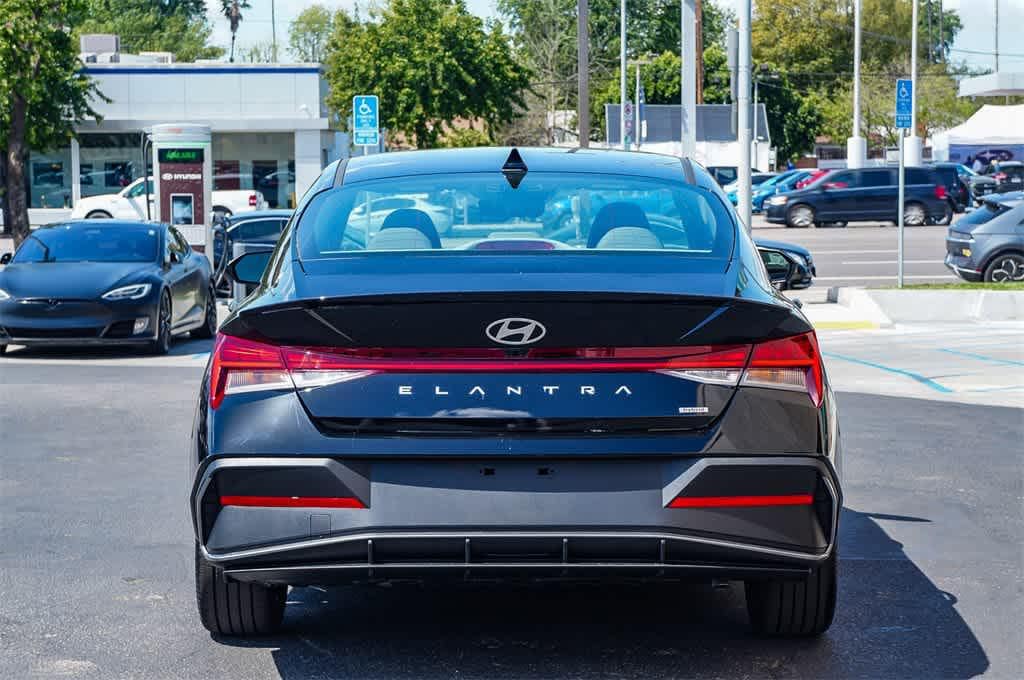 Thumbnail: 2025 Hyundai Elantra - 3