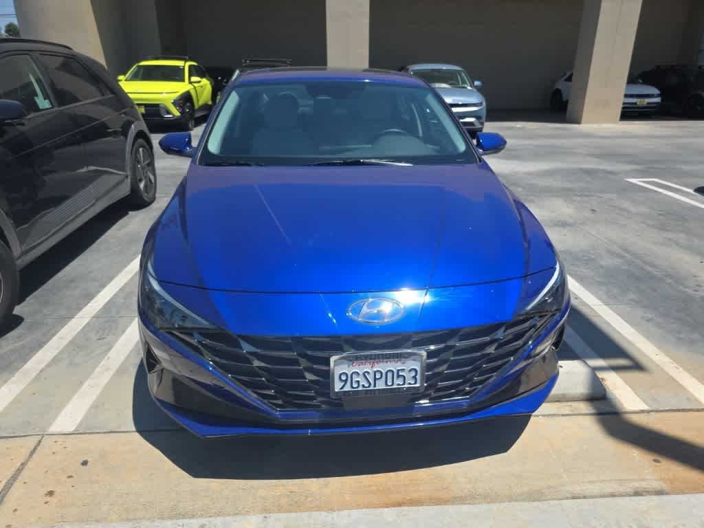 Thumbnail: 2023 Hyundai Elantra - 4