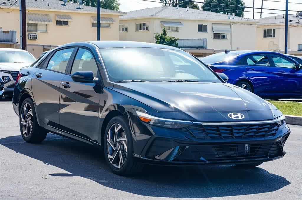 Thumbnail: 2025 Hyundai Elantra - 5