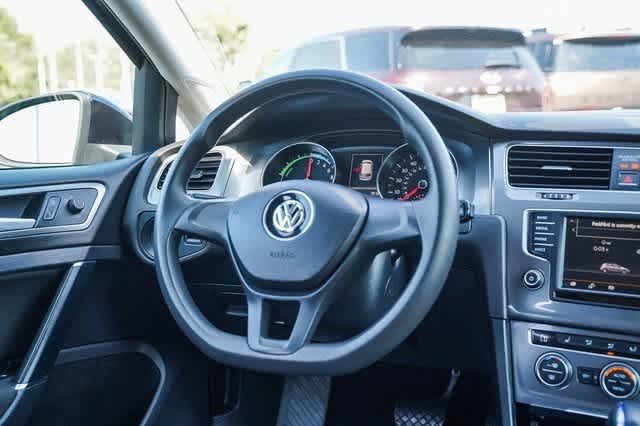 2016 Volkswagen e-Golf SE 15