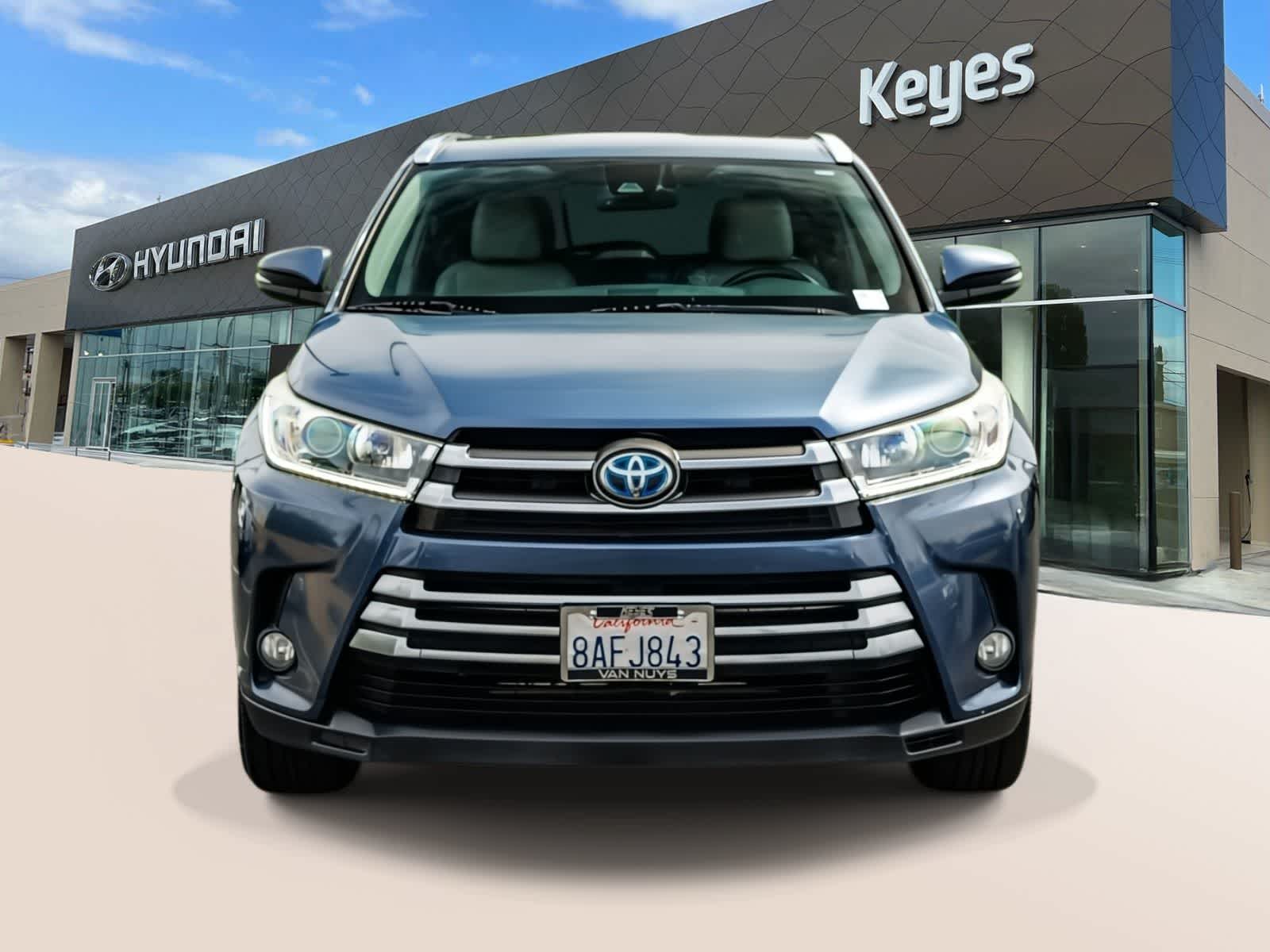 Thumbnail: 2017 Toyota Highlander - 7