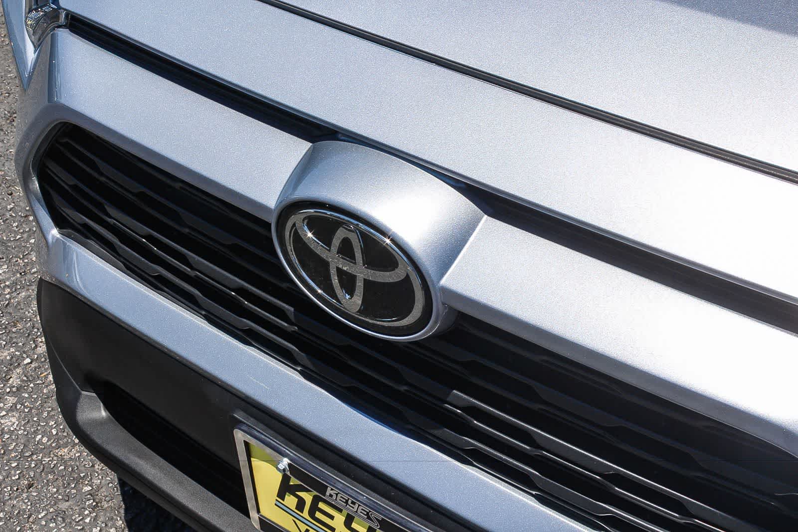 Thumbnail: 2025 Toyota RAV4 - 15