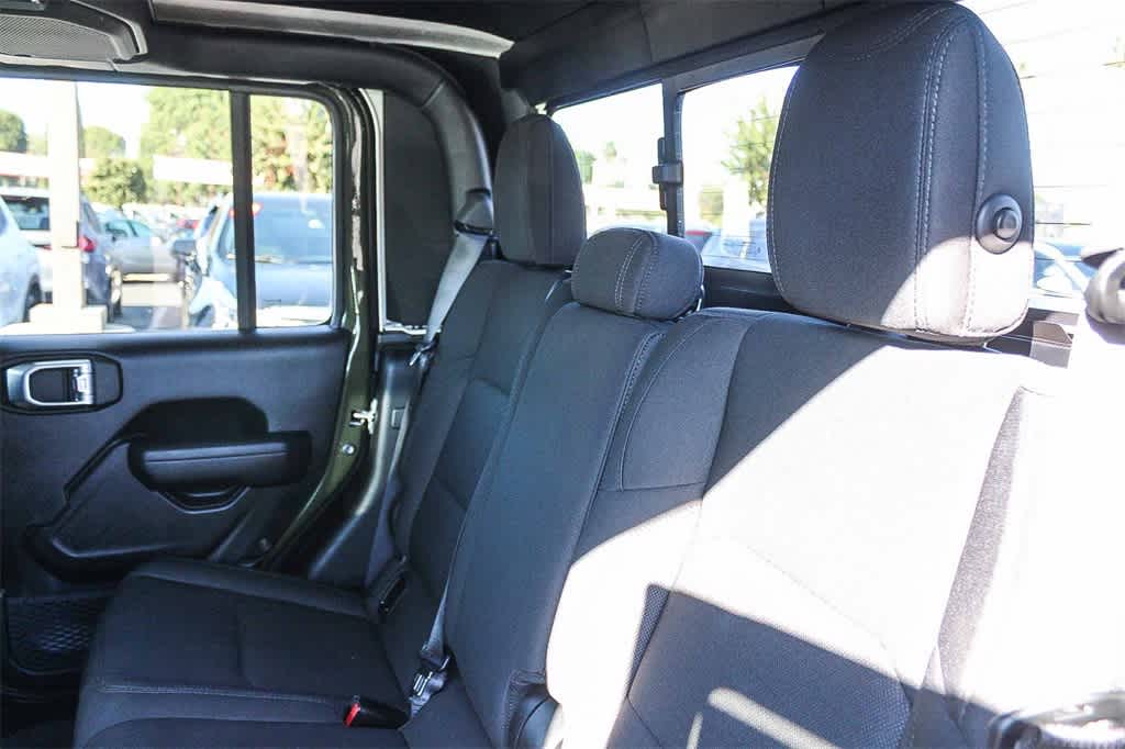 Thumbnail: 2022 Jeep Gladiator - 18