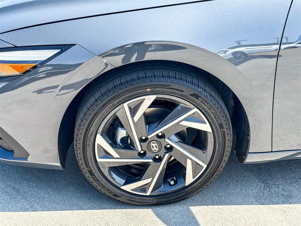 Thumbnail: 2025 Hyundai Elantra - 10