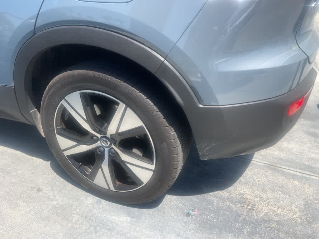 Thumbnail: 2021 Volvo XC40 - 5