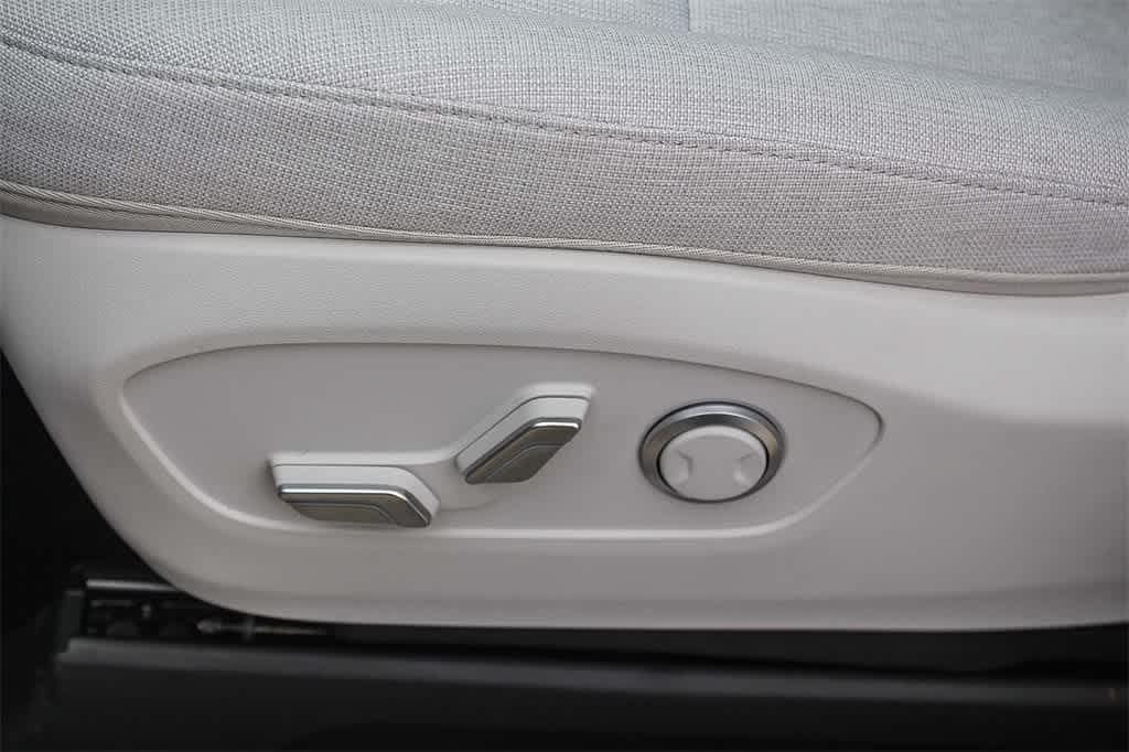 Thumbnail: 2026 Hyundai Ioniq - 23