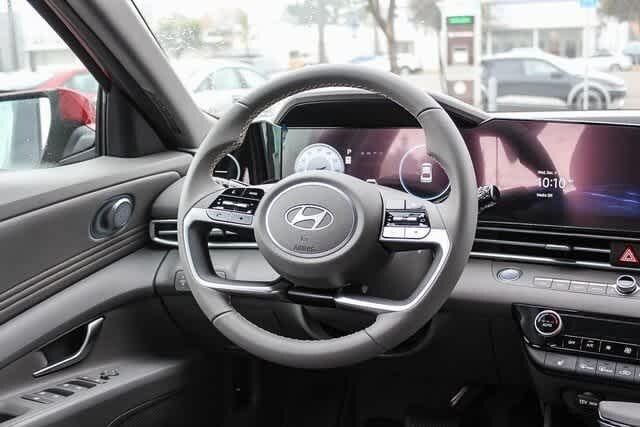Thumbnail: 2025 Hyundai Elantra - 18