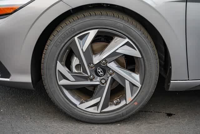 Thumbnail: 2025 Hyundai Elantra - 10