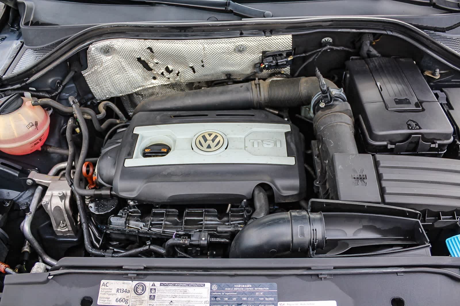 Thumbnail: 2011 Volkswagen Tiguan - 36