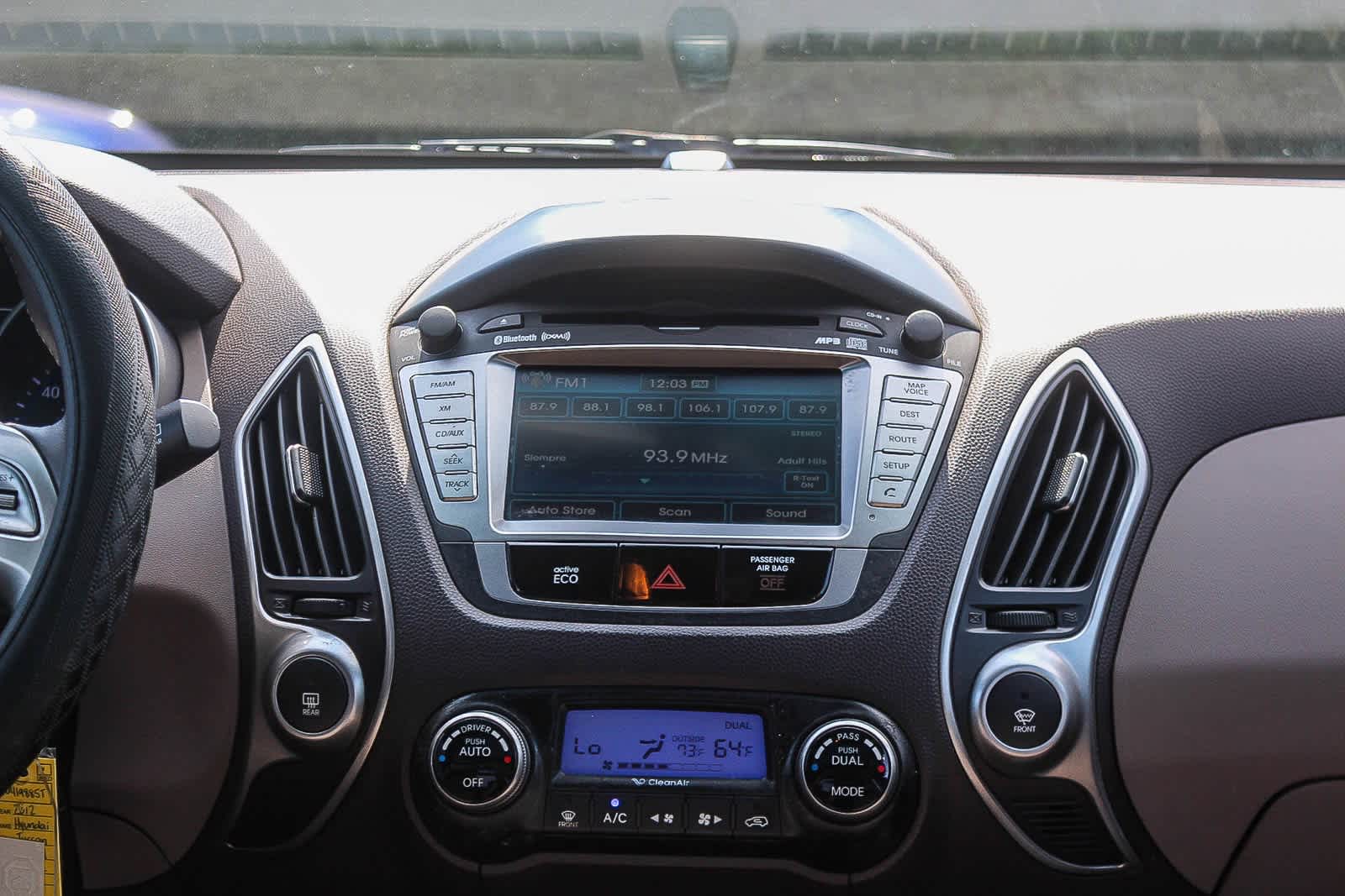 Thumbnail: 2012 Hyundai Tucson - 21