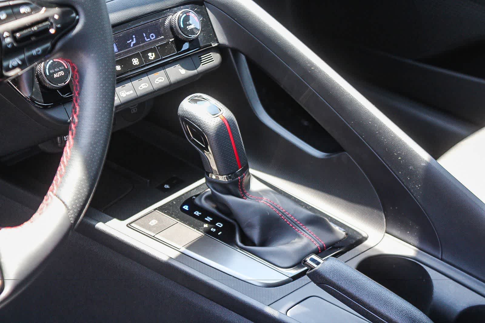 Thumbnail: 2025 Hyundai Elantra - 24