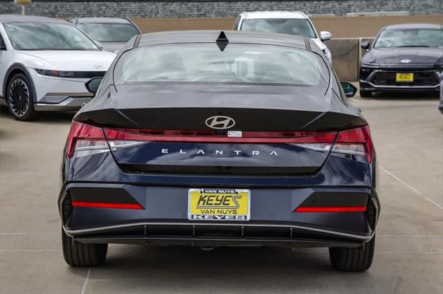 Thumbnail: 2025 Hyundai Elantra - 5