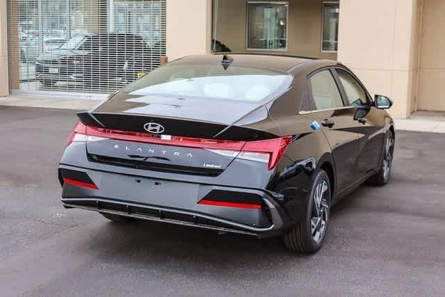 Thumbnail: 2025 Hyundai Elantra - 4