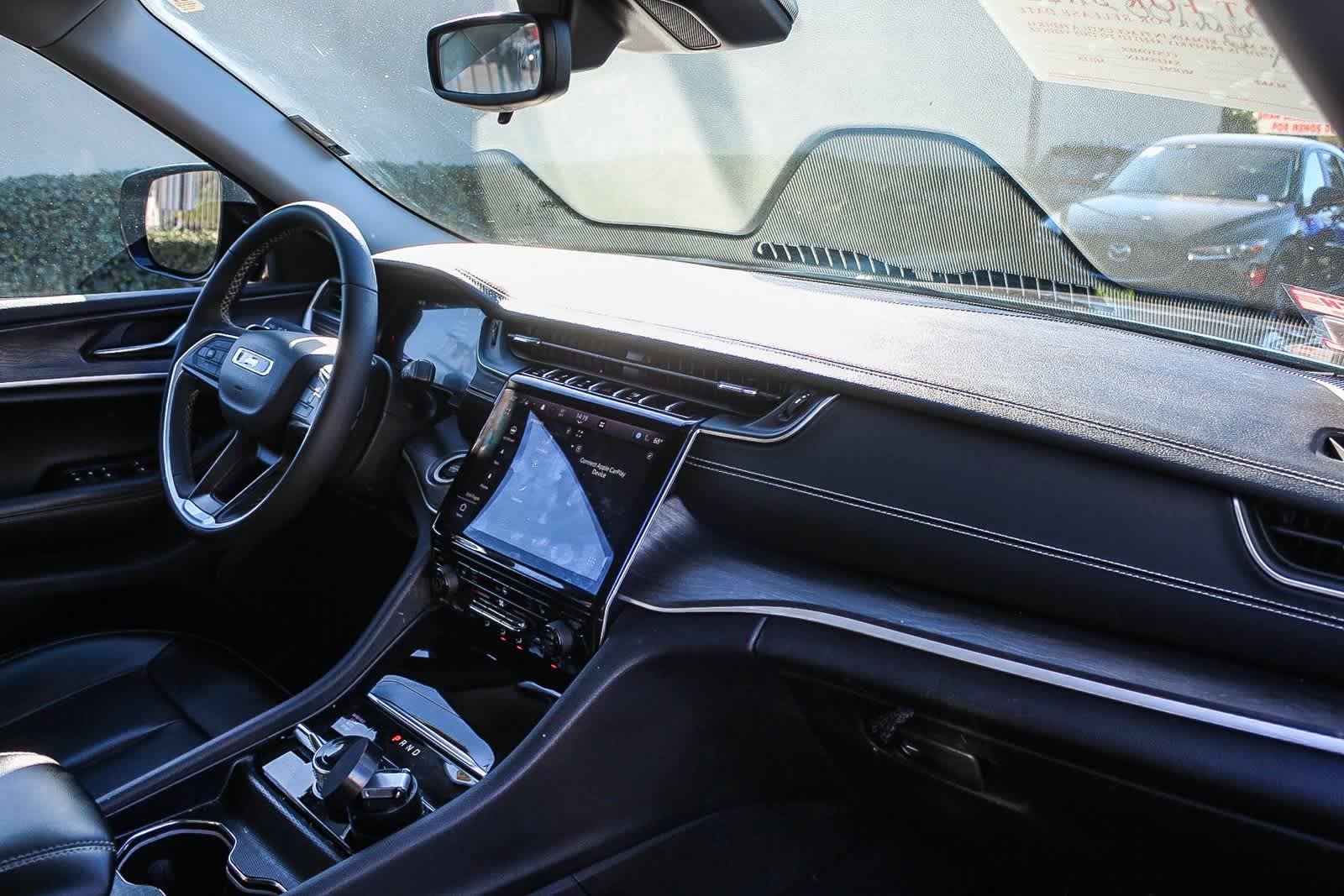 Thumbnail: 2023 Jeep Grand Cherokee - 23