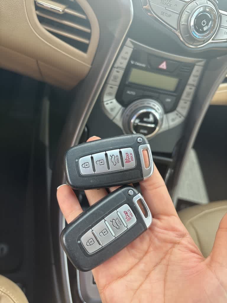 Thumbnail: 2013 Hyundai Elantra - 16
