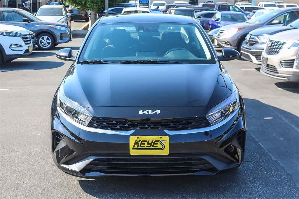 2023 Kia Forte LXS photo 2