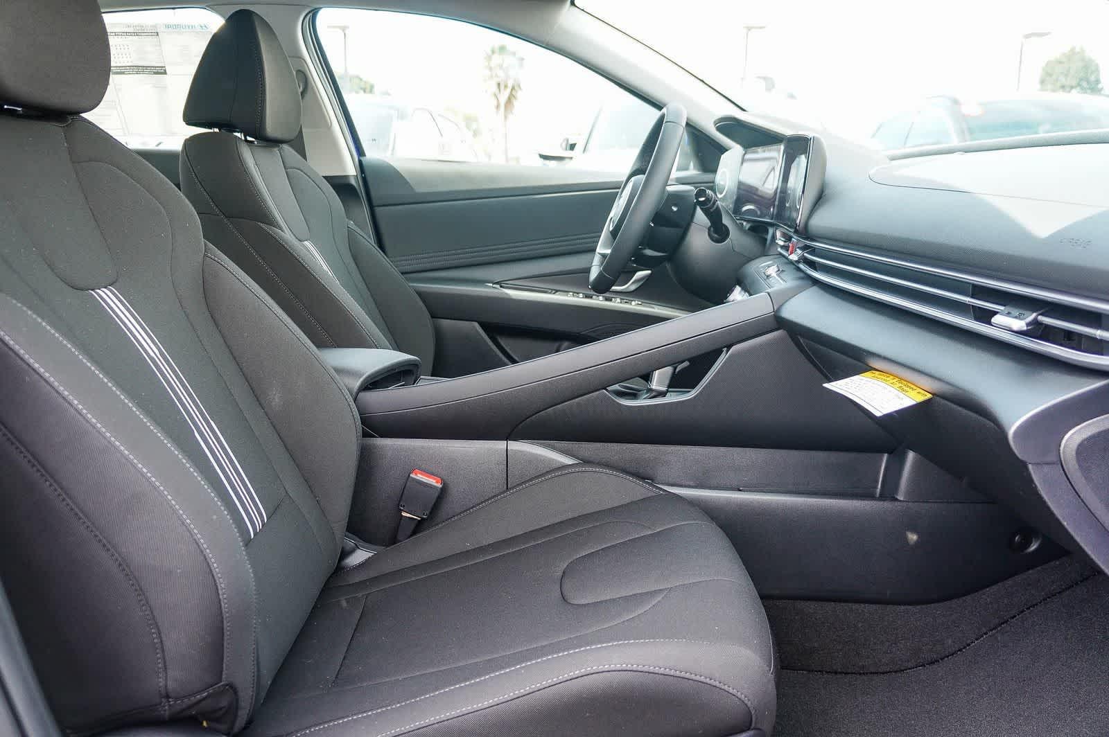 Thumbnail: 2025 Hyundai Elantra - 23