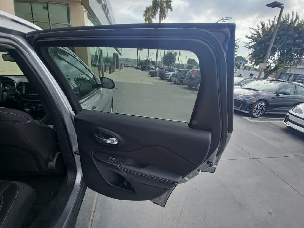 Thumbnail: 2014 Jeep Cherokee - 15