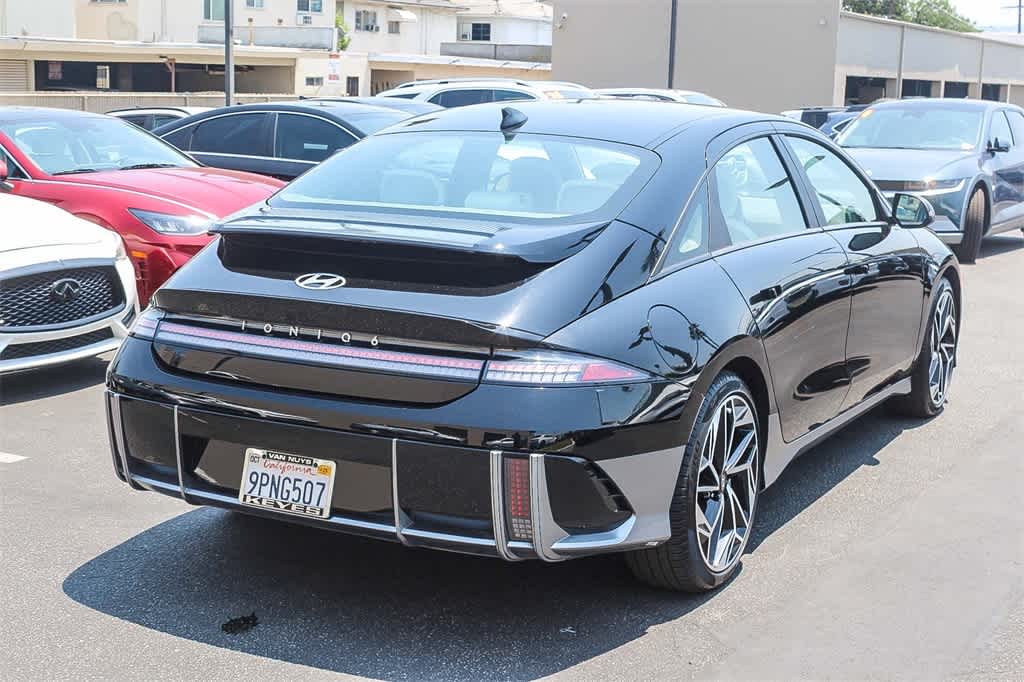 Thumbnail: 2023 Hyundai Ioniq 6 - 4