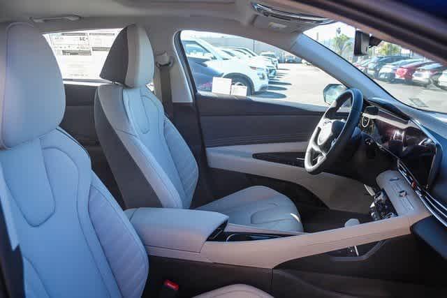 Thumbnail: 2025 Hyundai Elantra - 16