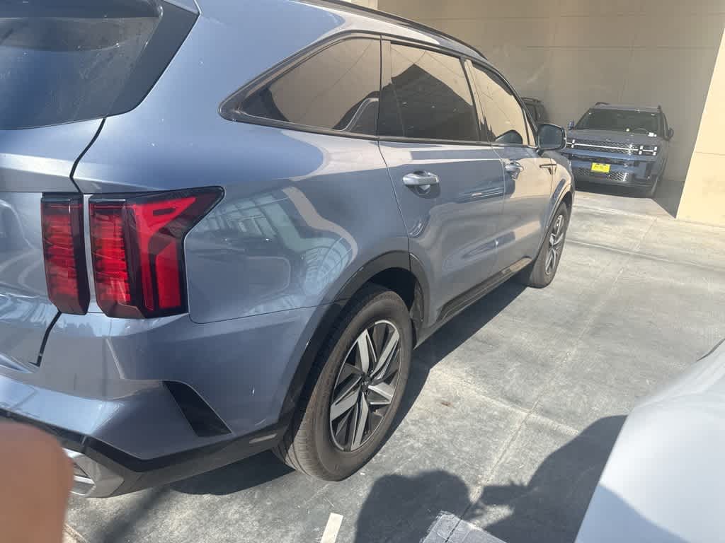 Thumbnail: 2022 Kia Sorento - 6