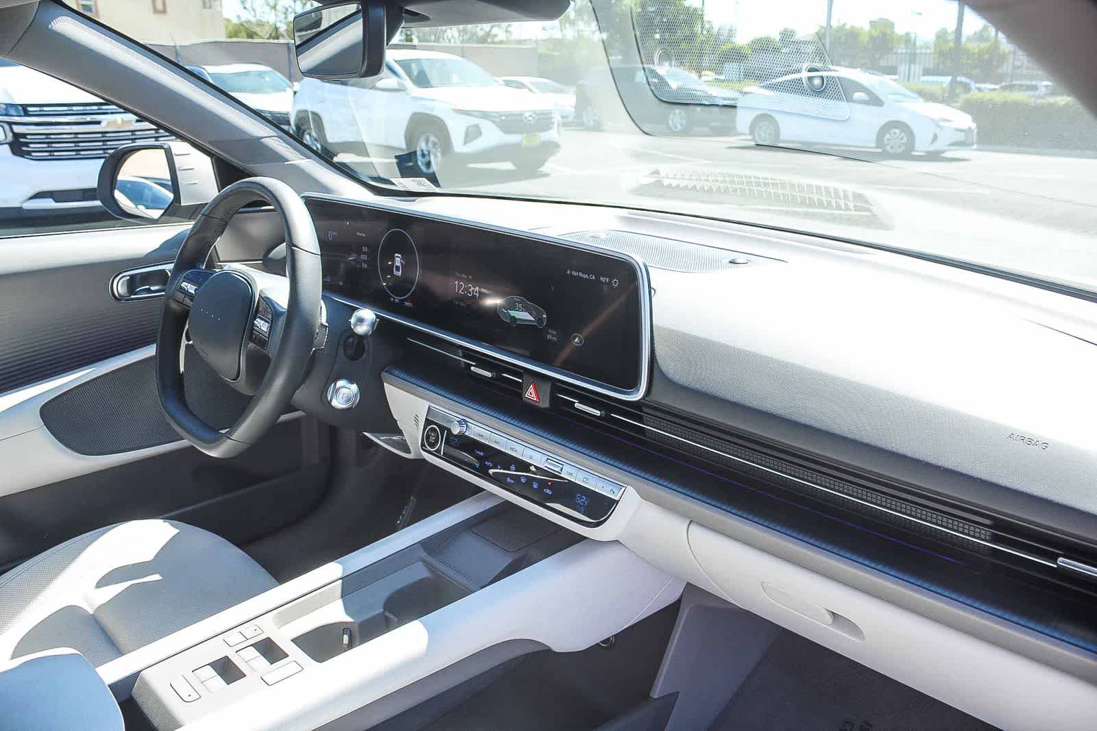 Thumbnail: 2023 Hyundai Ioniq 6 - 21