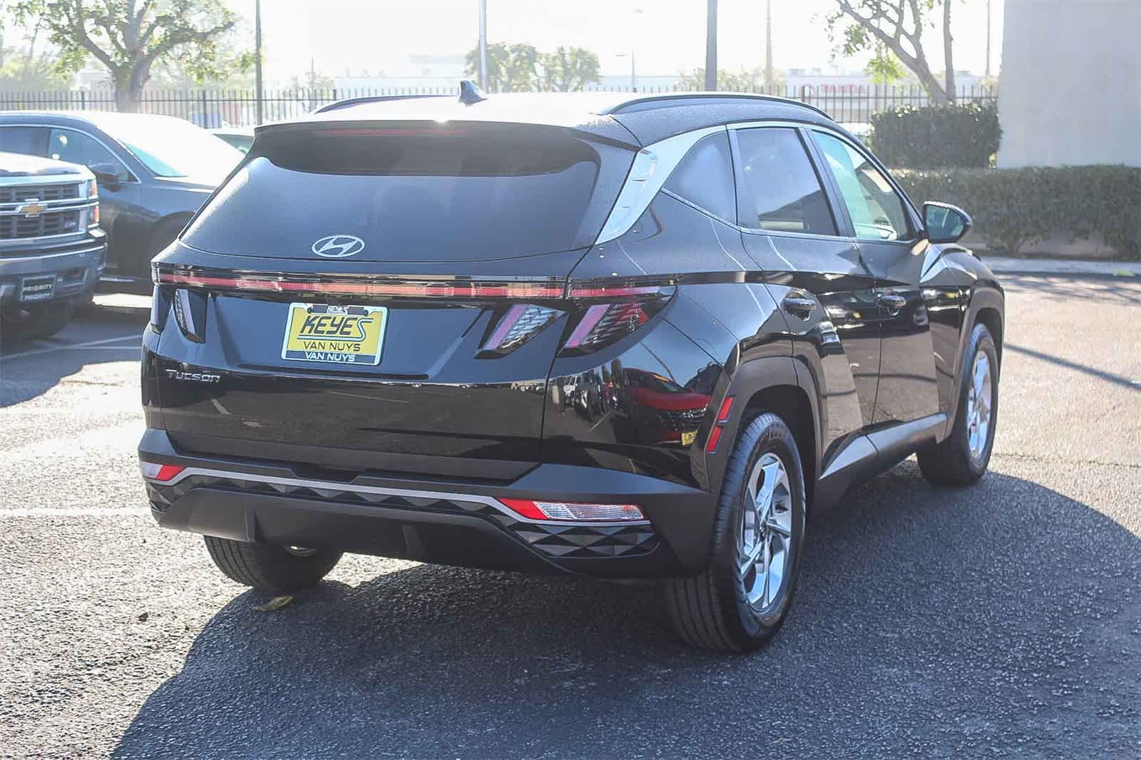 Thumbnail: 2022 Hyundai Tucson - 4