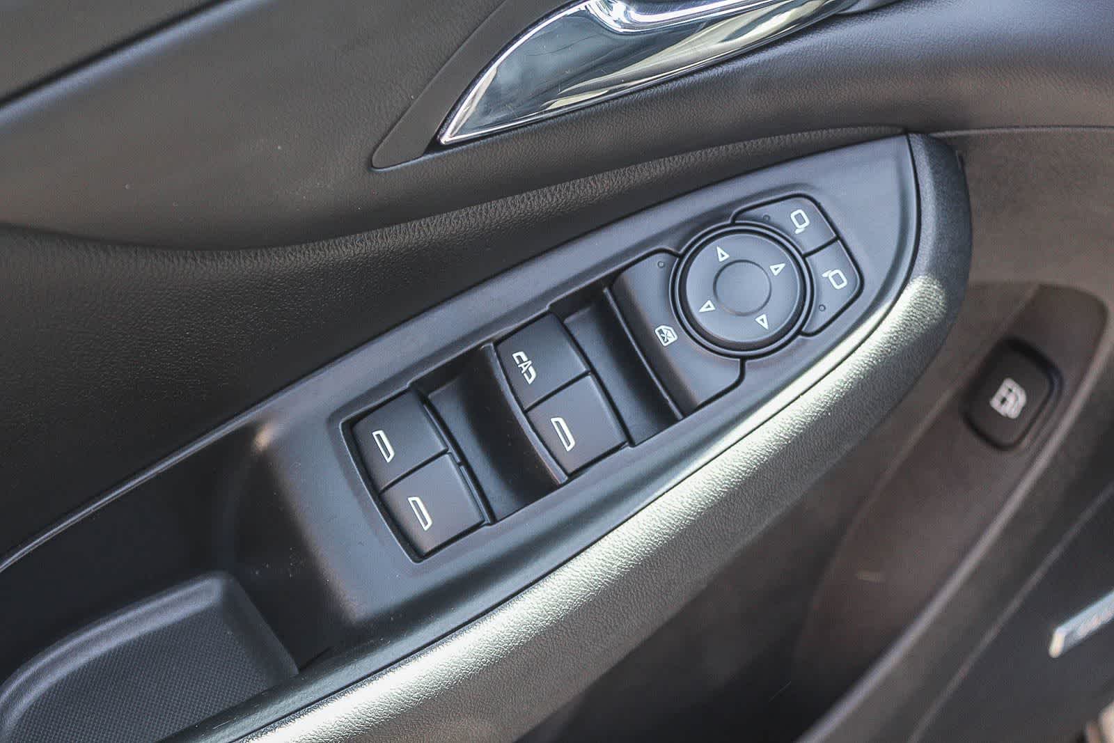 Thumbnail: 2017 Chevrolet Volt - 26