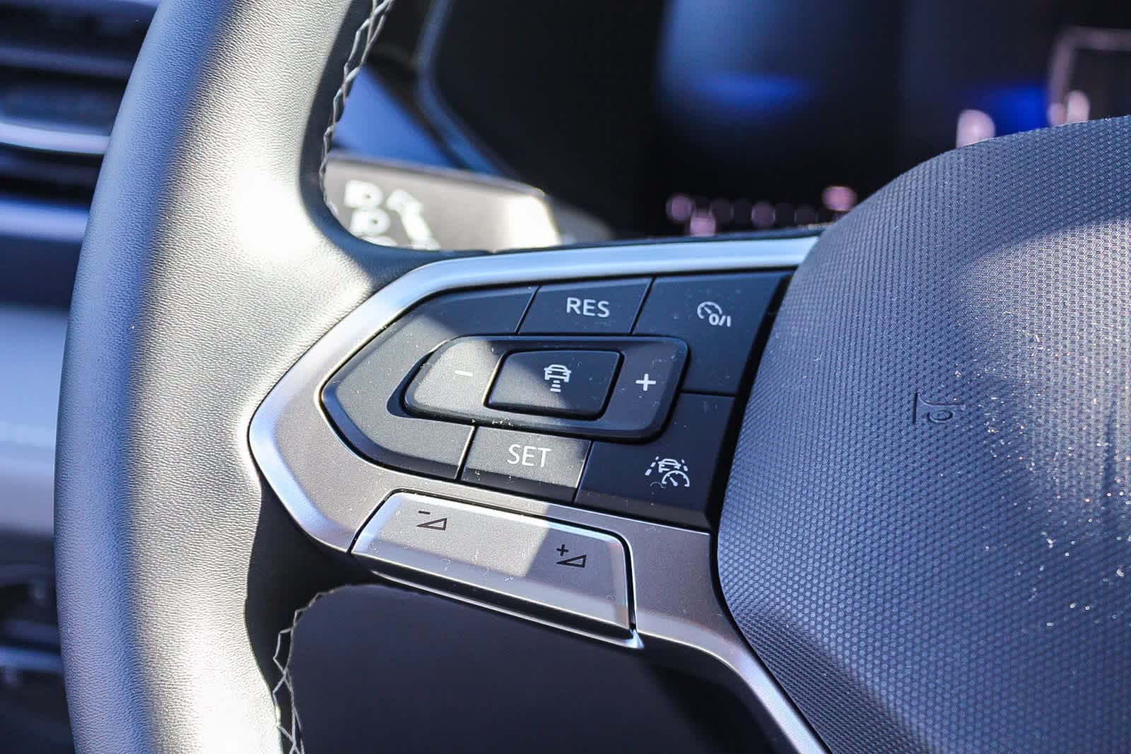 Thumbnail: 2024 Volkswagen Taos - 32