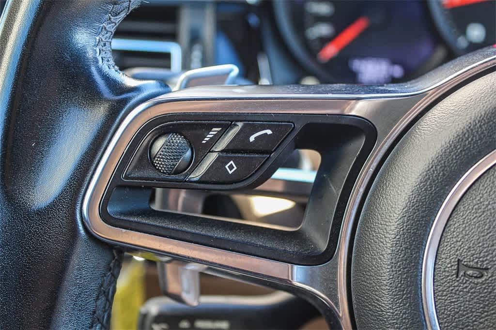 Thumbnail: 2019 Porsche Macan - 26