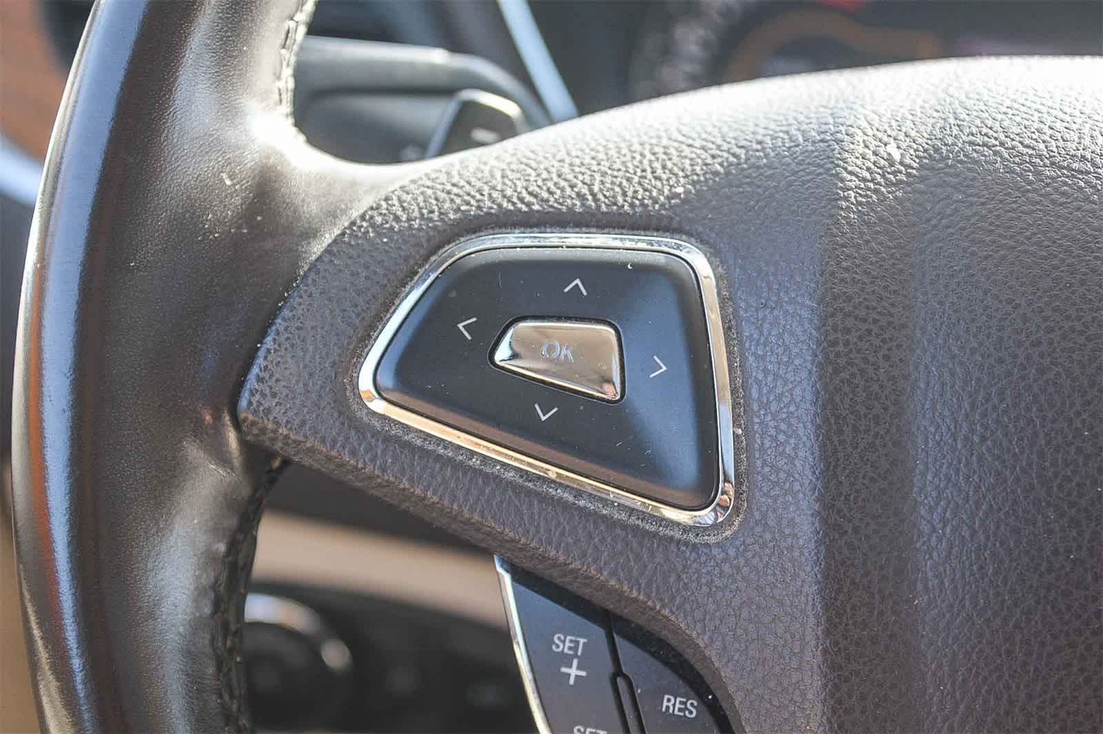 Thumbnail: 2015 Lincoln MKC - 32