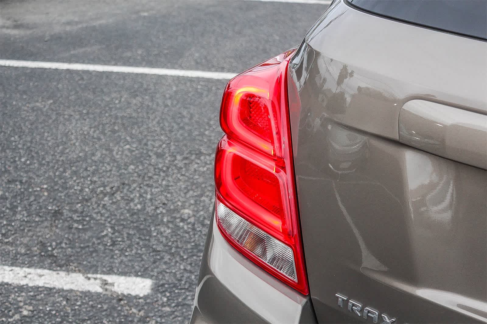 Thumbnail: 2022 Chevrolet Trax - 8