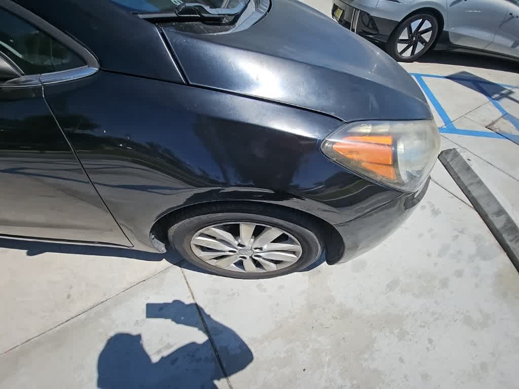 Thumbnail: 2015 Kia Forte - 11