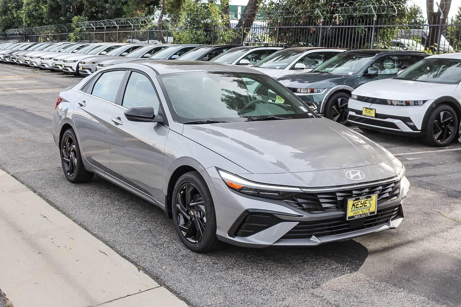Thumbnail: 2026 Hyundai Elantra - 3