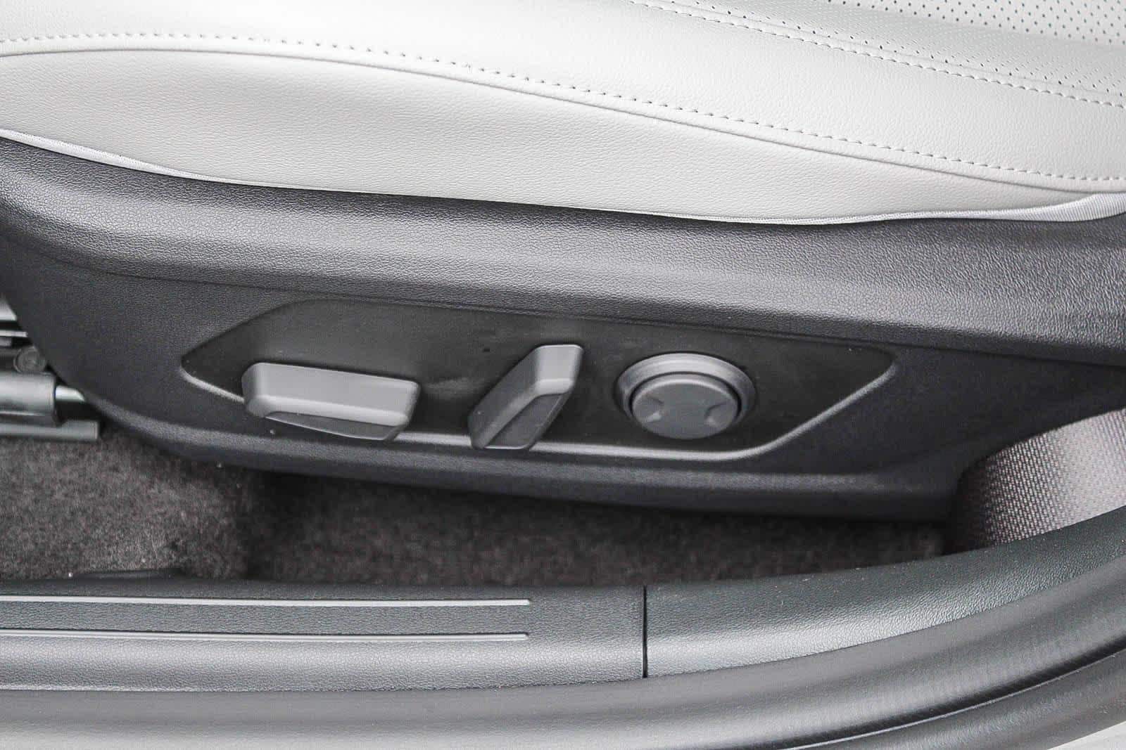 2026 Hyundai Elantra Limited - Photo 28
