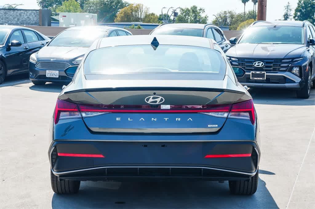 Thumbnail: 2025 Hyundai Elantra - 3