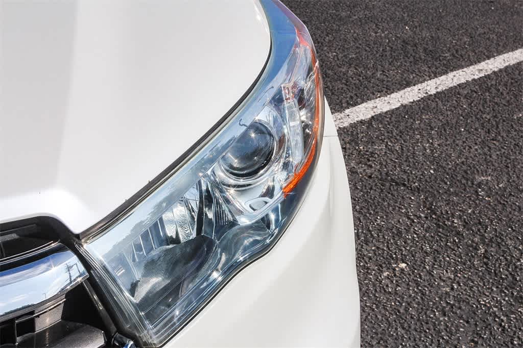 Thumbnail: 2015 Toyota Highlander - 10