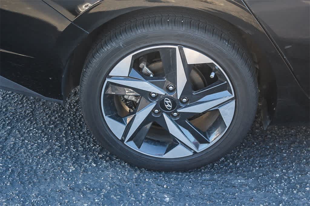 Thumbnail: 2023 Hyundai Elantra - 11