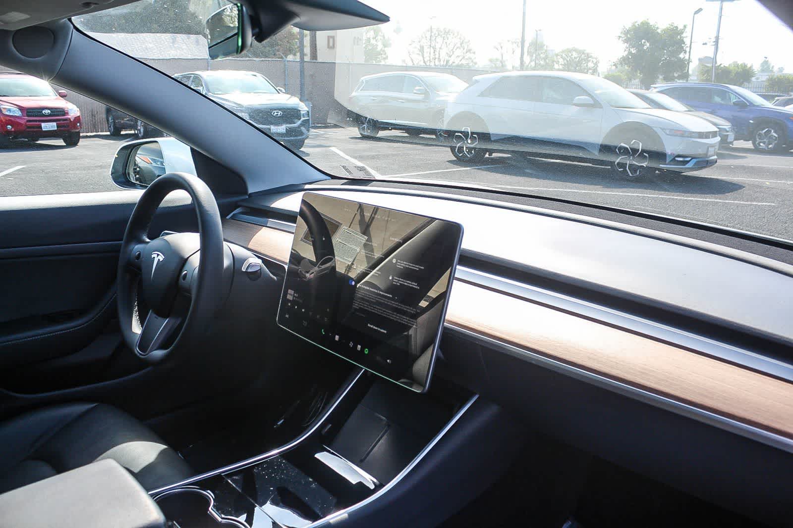 Thumbnail: 2020 Tesla Model 3 - 21