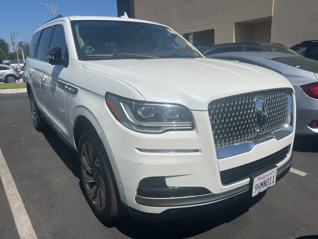 Thumbnail: 2023 Lincoln Navigator - 21