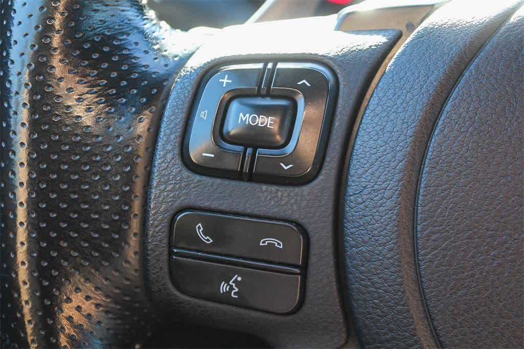 Thumbnail: 2022 Lexus IS - 32